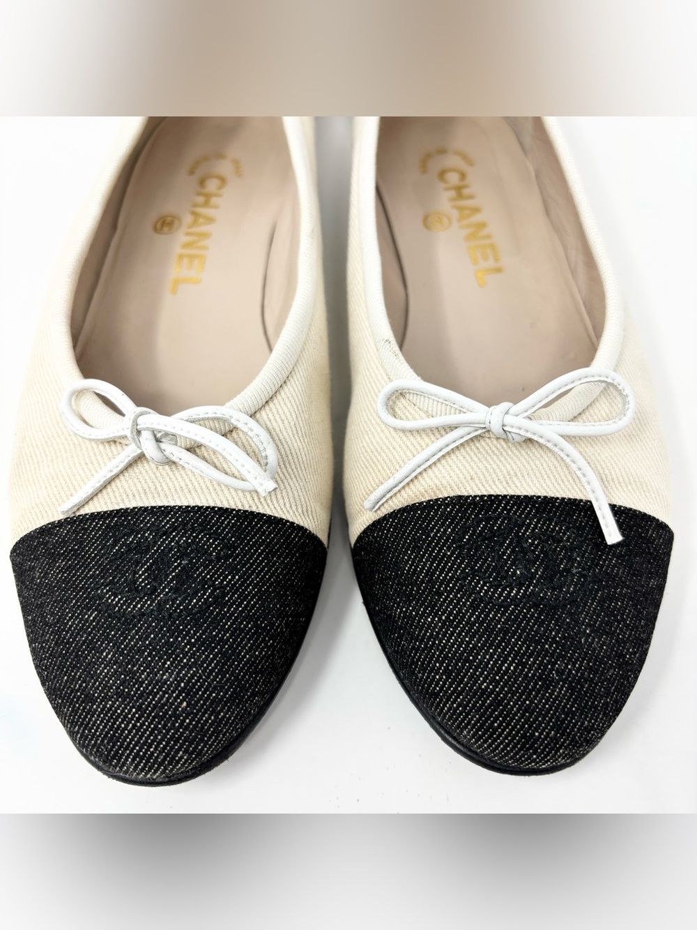 CHANEL Two Tone Ballet Flats Ivory Black Denim Cap Toe size 37 6-6.5 - Picture 5 of 15